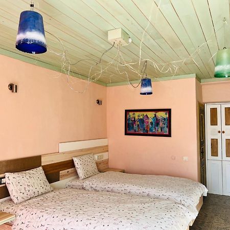 Hotel Casa Art Oreshak  Exterior photo